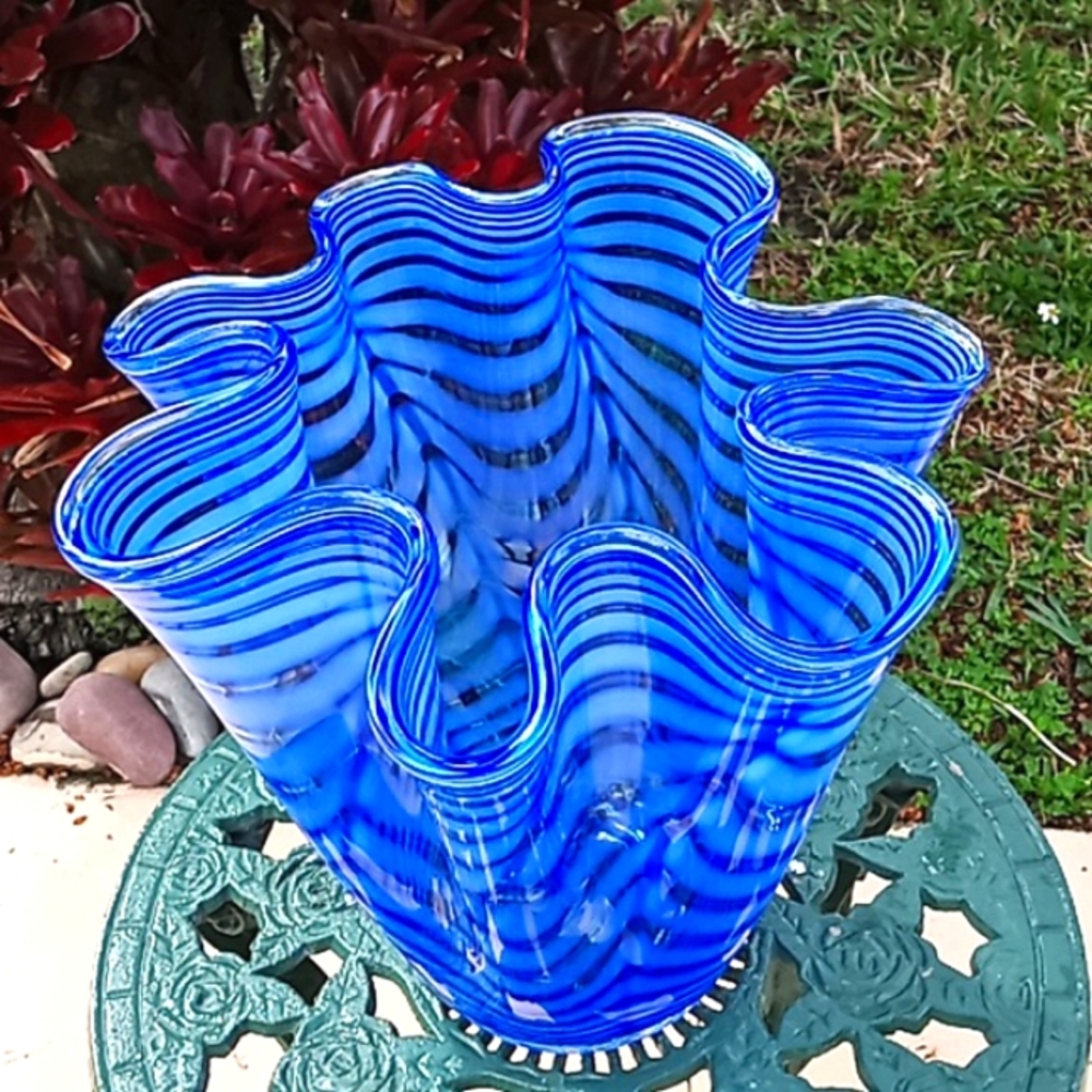 RARE Murano Fazzoletto Hand Blown Mid-Century Italian Scalloped Ruffled Vase. - Picture 5 of 14
